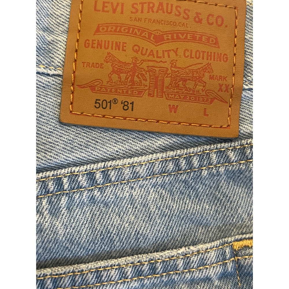 Levis 501 81 High Rise Straight Leg Jeans Light Wash Blue Denim W29 L31 A4699